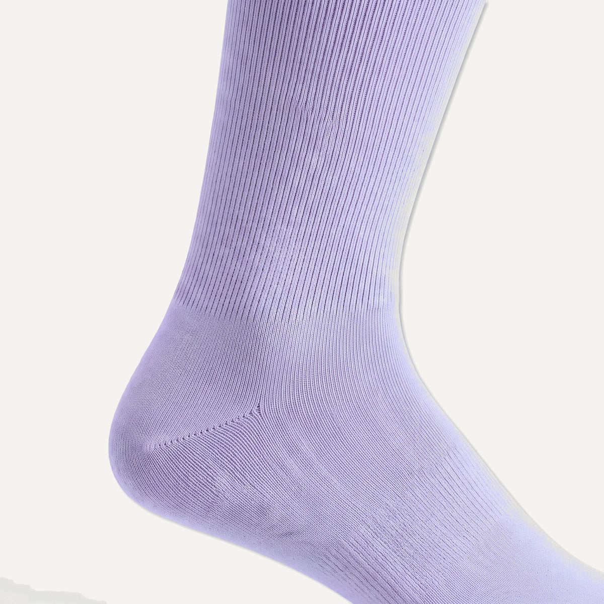 Knee-High Compression Socks in Lilac, close-up of the knit