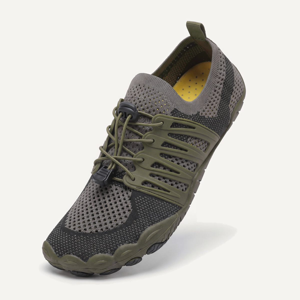 Attività Vie in Green, standing on the toe, top view of the laces