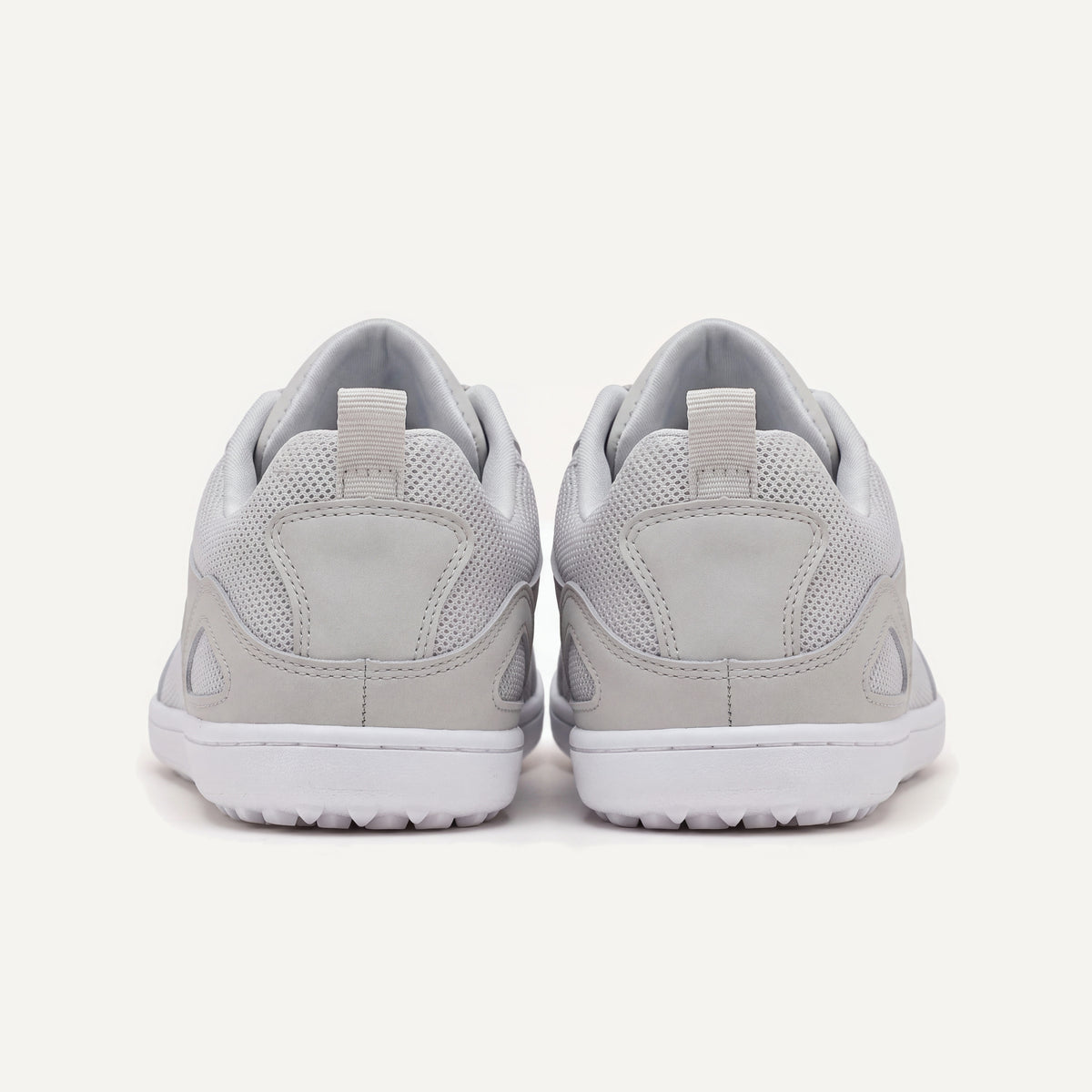 Ogni Vie in Grey, pair, view from behind