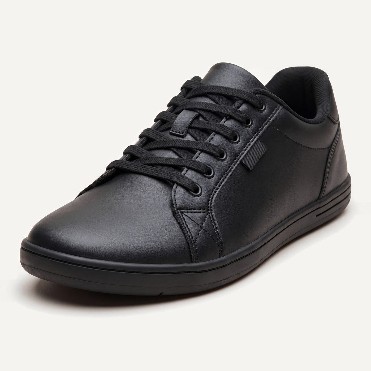 Pelle Vie in Black, front three-quarter view