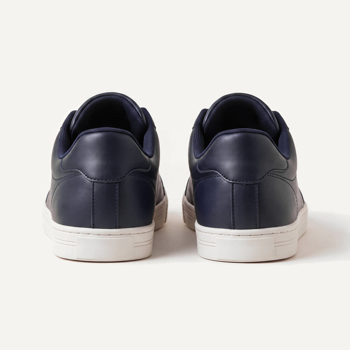Pelle Vie in Dark Navy, pair, view from behind