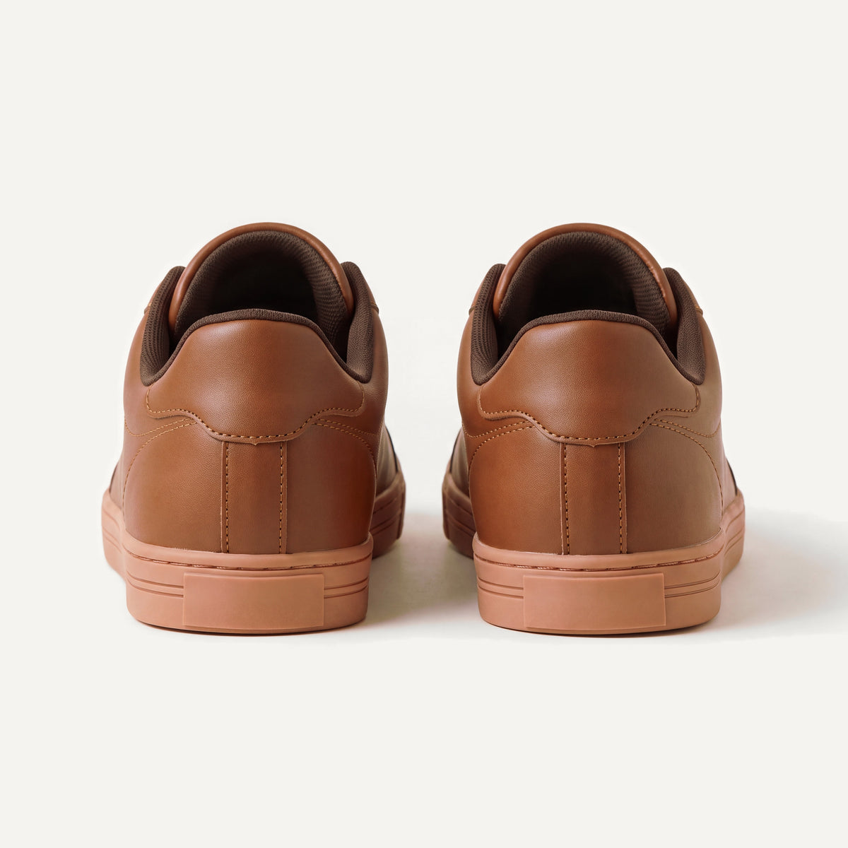 Pelle Vie in Mocca, pair, view from behind